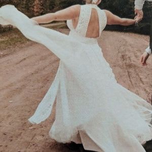 Chic Nostalgia Echo Bridal Gown Size 10